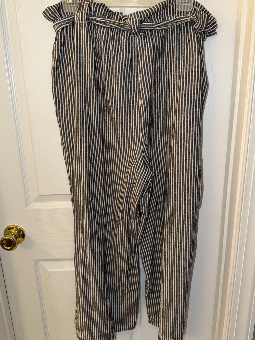 Max Studio Charcoal & White Striped Linen Cropped Pants Sz Lg - Picture 4 of 6